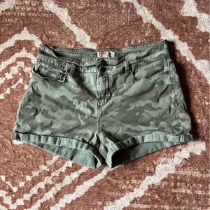LEI Camo Green Women's Cargo Shorts